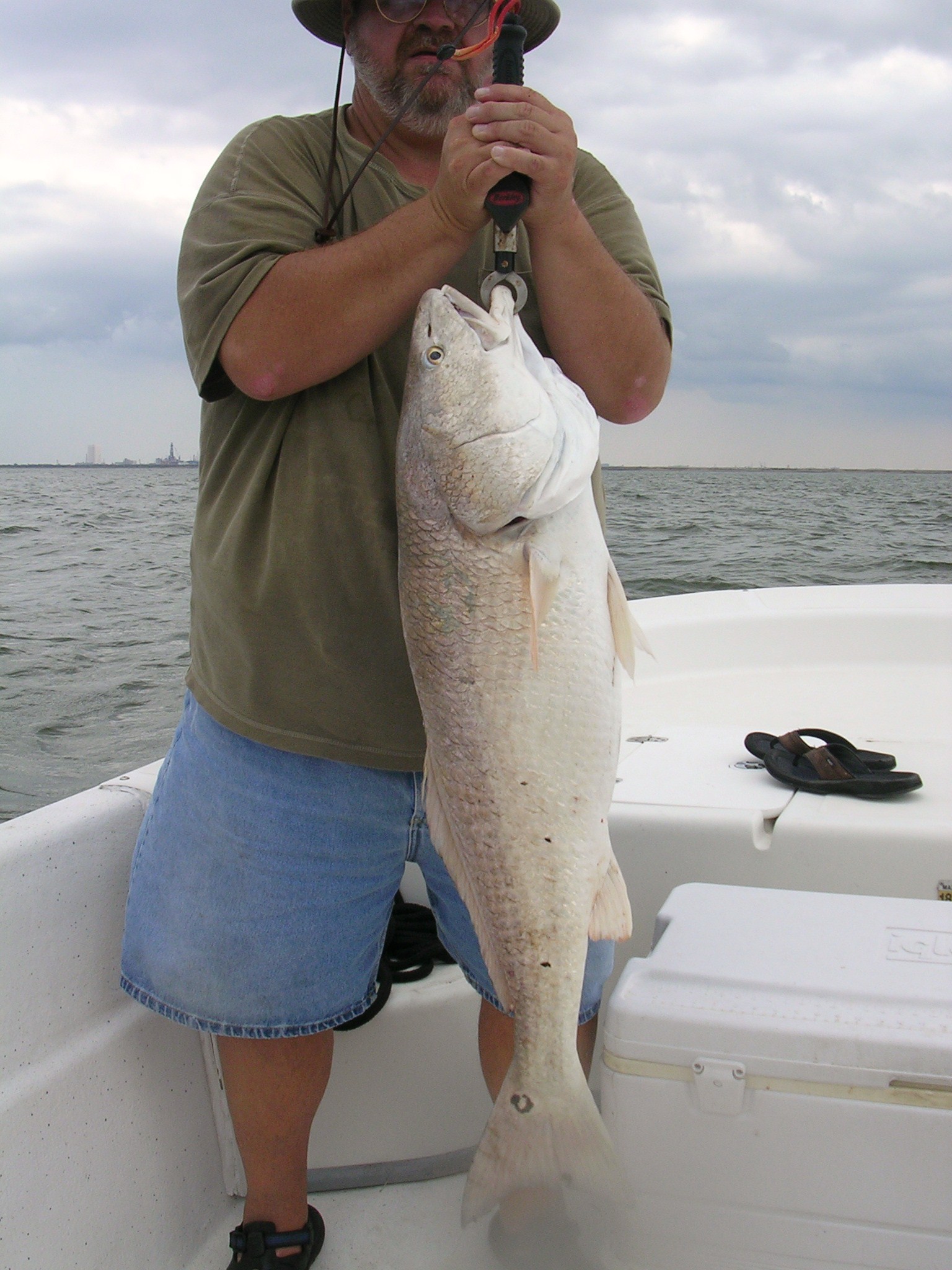 TEXAS CITY DIKE FISHING  TROUT REDS AND SHEEPHEADS 